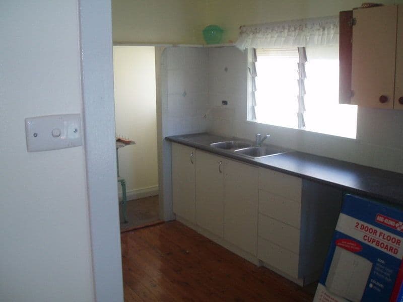 64 Little Parry, Charleville QLD 4470, Charleville - Thumbnail 3