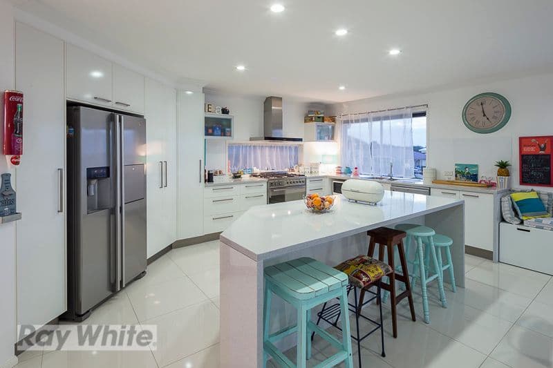 8 Turtle Place, Redland Bay QLD 4165, Redland Bay - Thumbnail 6