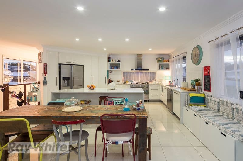 8 Turtle Place, Redland Bay QLD 4165, Redland Bay - Thumbnail 7