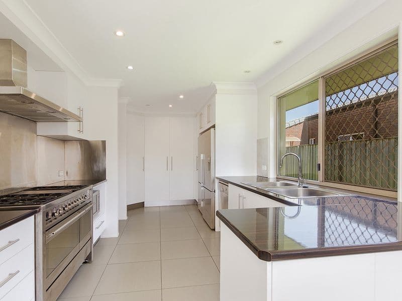 5 Lolita  Court, Varsity Lakes QLD 4227, Varsity Lakes - Thumbnail 2