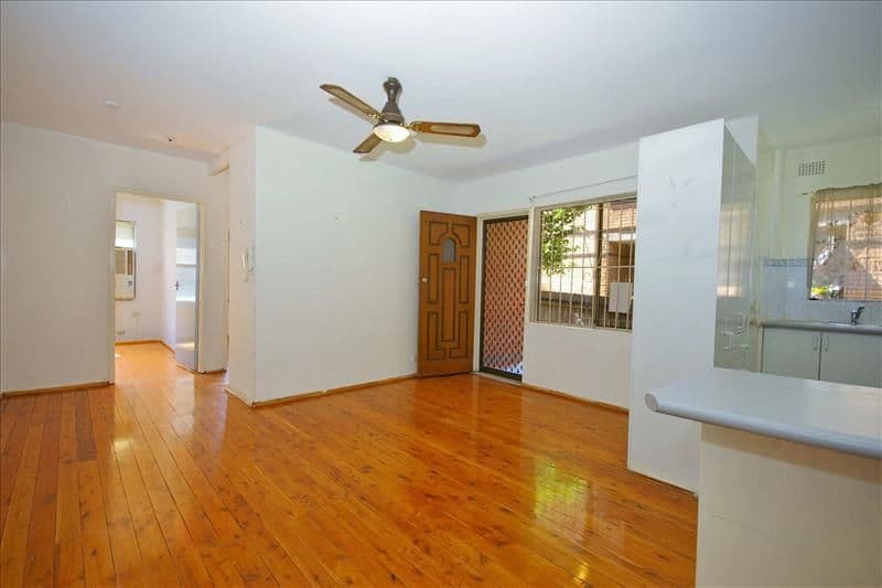 4 SHADFORTH Street, WILEY PARK NSW 2195, Wiley Park - Thumbnail 2