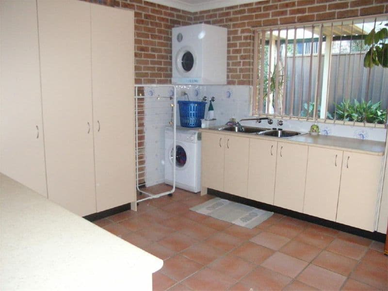 4  Sparta Close, BOSSLEY PARK NSW 2176, Bossley Park - Thumbnail 5