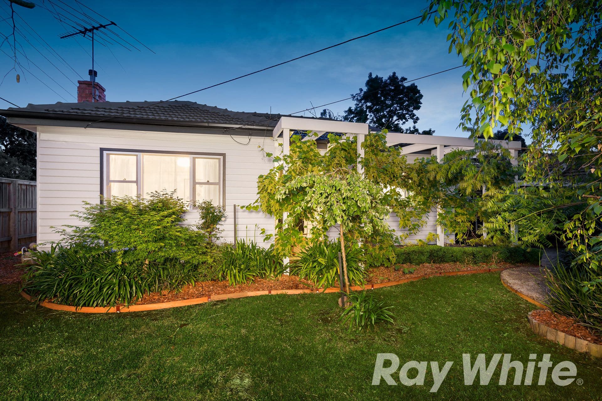 33 Strathallan Road, Macleod VIC 3085, Macleod - Thumbnail 2