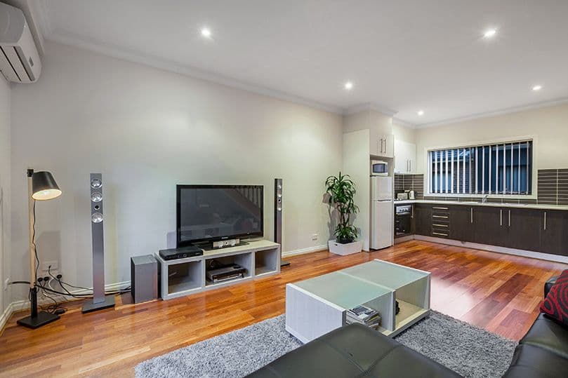 15 Macartney Street, Reservoir VIC 3073, Reservoir - Thumbnail 4