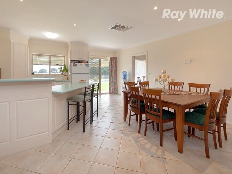 27 Fairway Close, HOWLONG NSW 2643, Howlong - Thumbnail 4