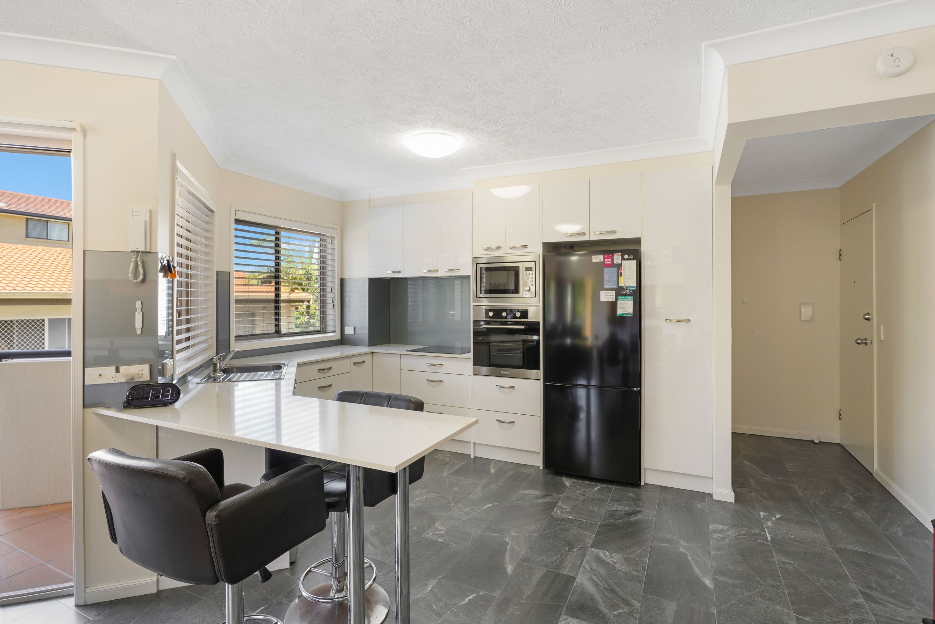 31-33 Peerless Avenue, Mermaid Beach QLD 4218, Mermaid Beach - Thumbnail 3