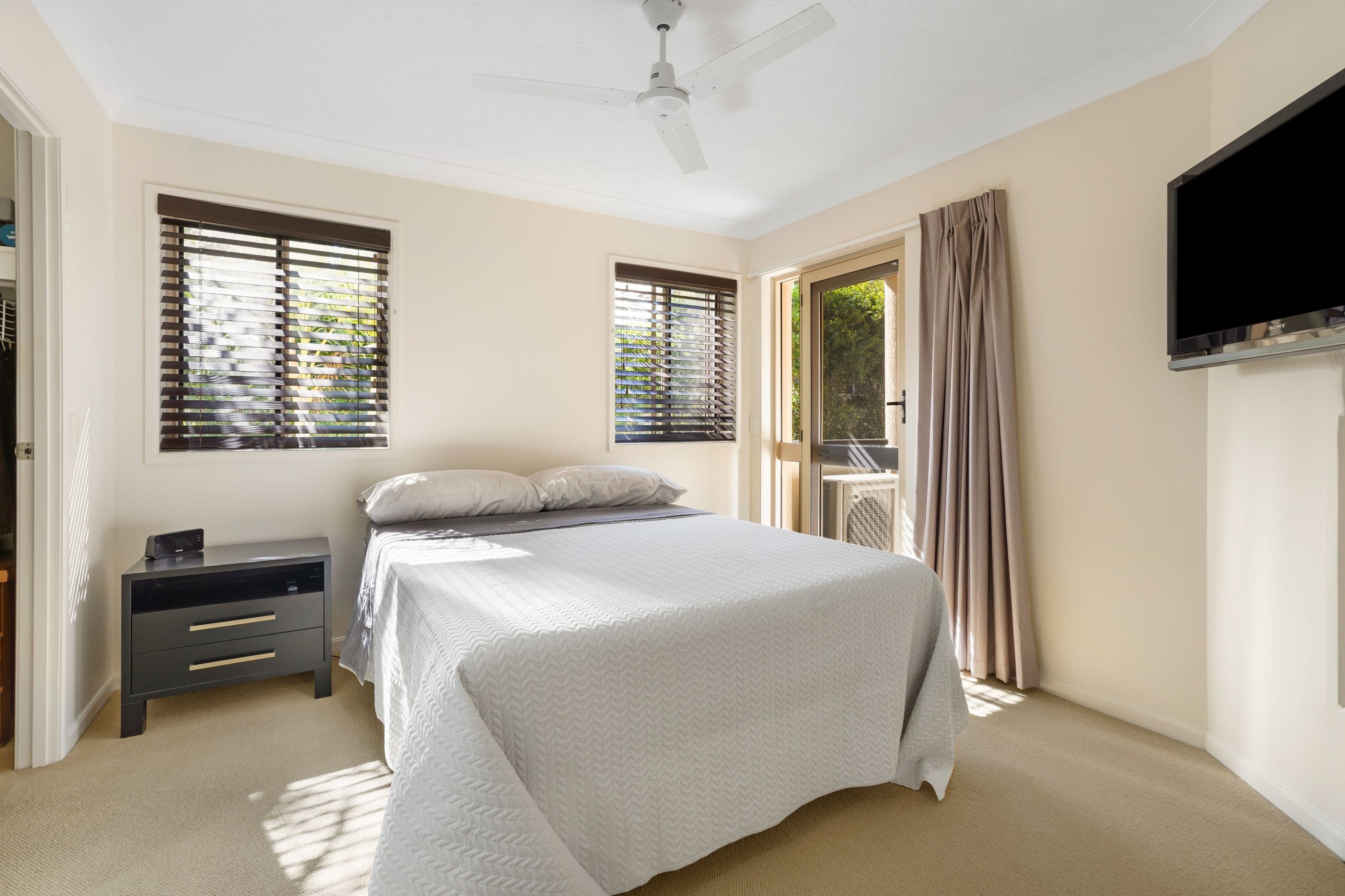 31-33 Peerless Avenue, Mermaid Beach QLD 4218, Mermaid Beach - Thumbnail 7