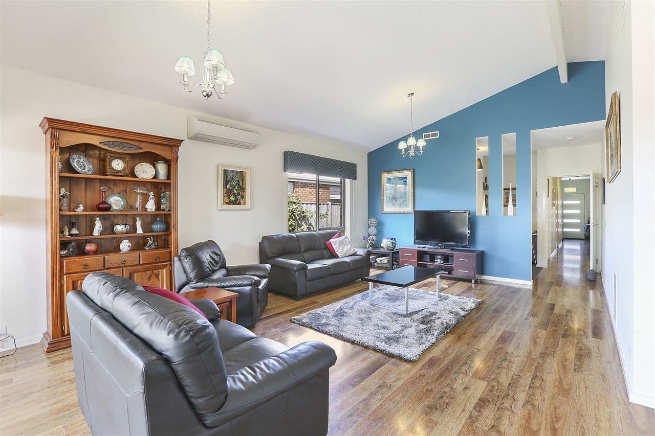 4 Centreside Drive, Torquay VIC 3228, Torquay - Thumbnail 2