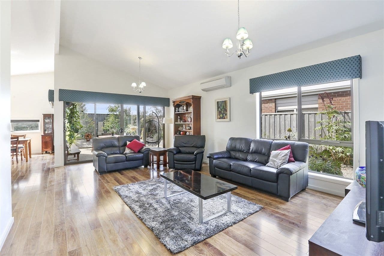 4 Centreside Drive, Torquay VIC 3228, Torquay - Thumbnail 5