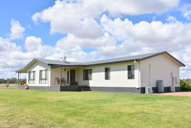 7 Bundaloey Road, Moree - Image 1