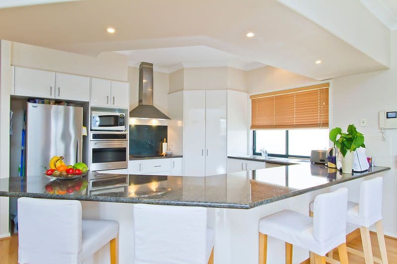 30 Lancewood Circuit, ROBINA QLD 4226, Robina - Thumbnail 2