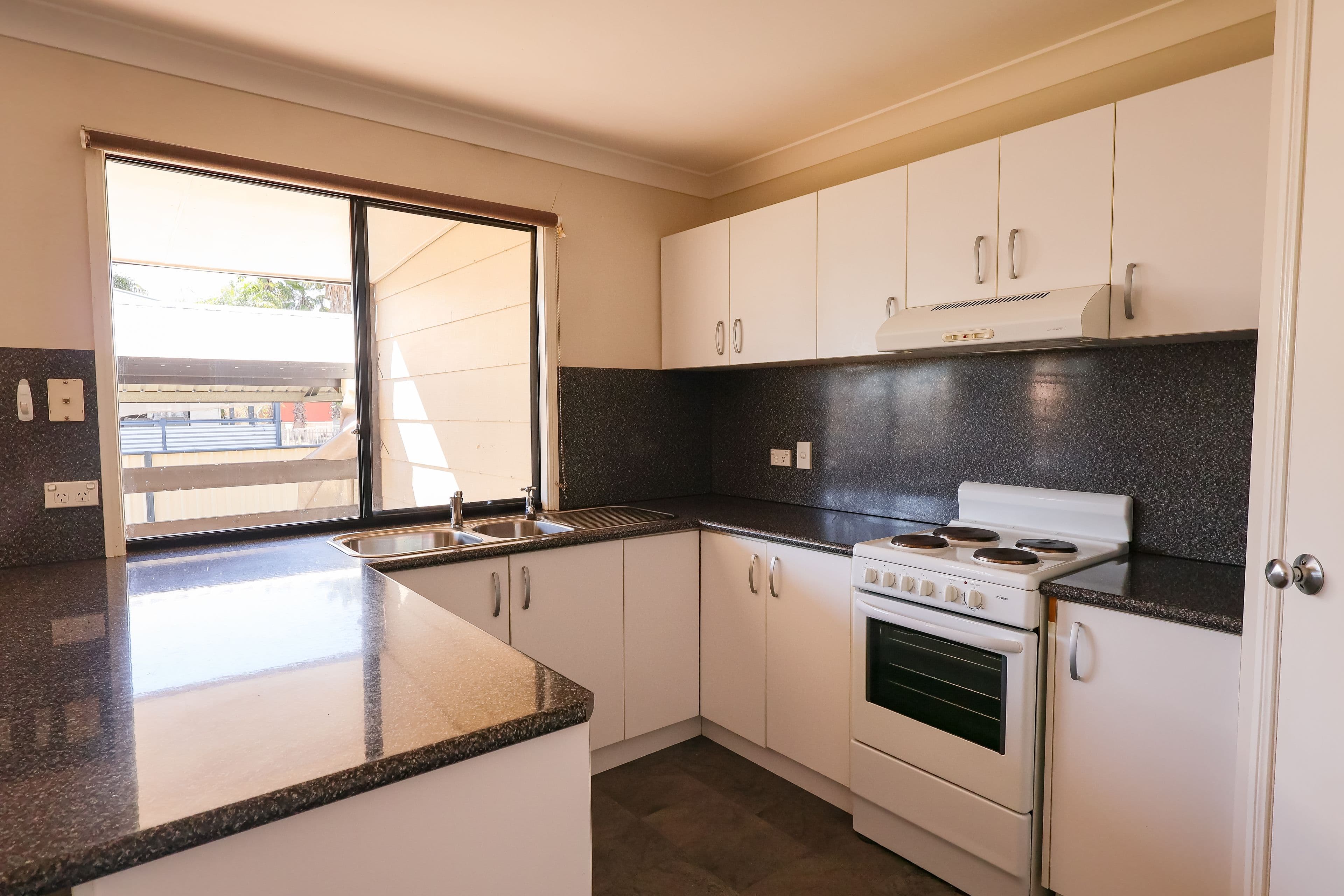 14 Karalee Court, Roma QLD 4455, Roma - Thumbnail 5