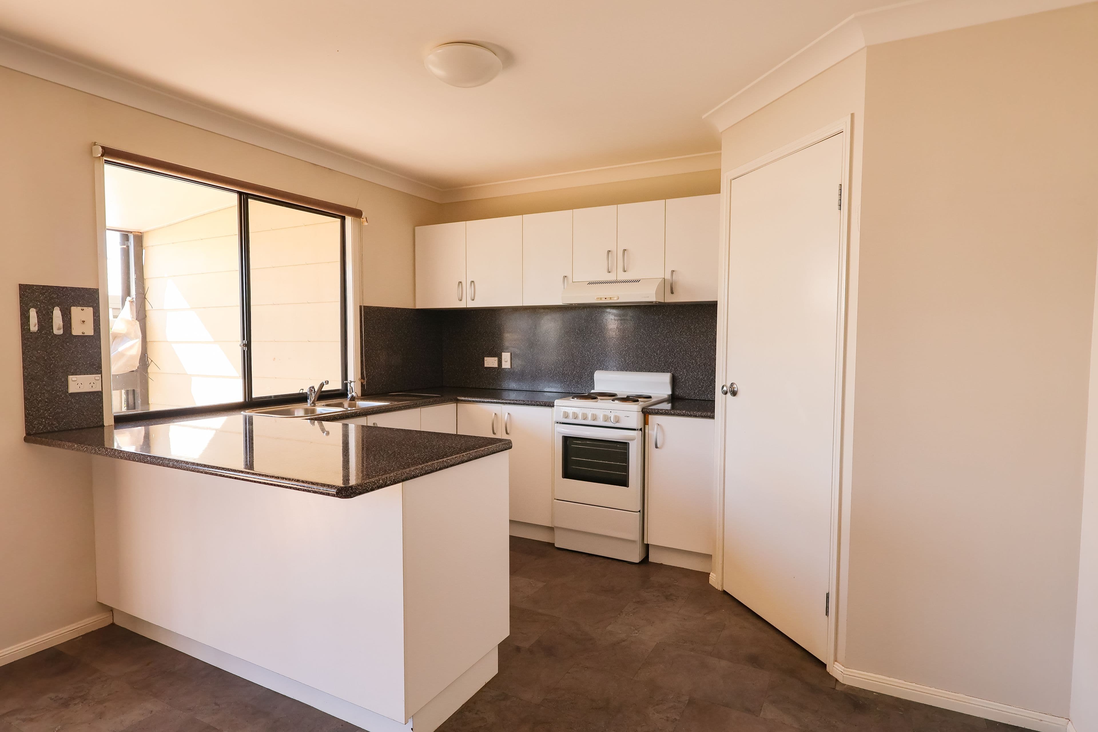 14 Karalee Court, Roma QLD 4455, Roma - Thumbnail 6