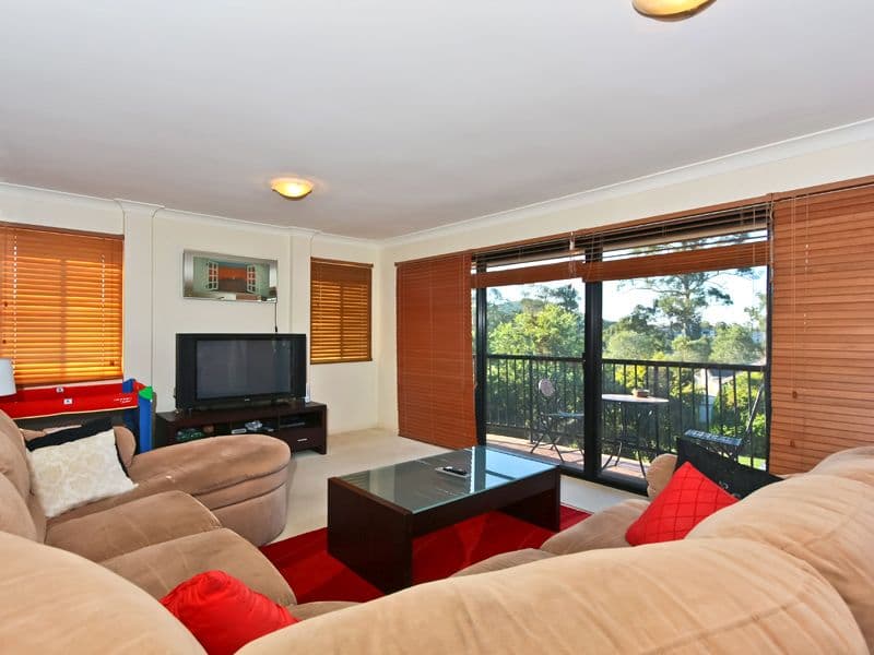 8 McCrae Court, MAUDSLAND QLD 4210, Maudsland - Thumbnail 2