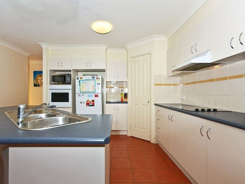 8 McCrae Court, MAUDSLAND QLD 4210, Maudsland - Thumbnail 5