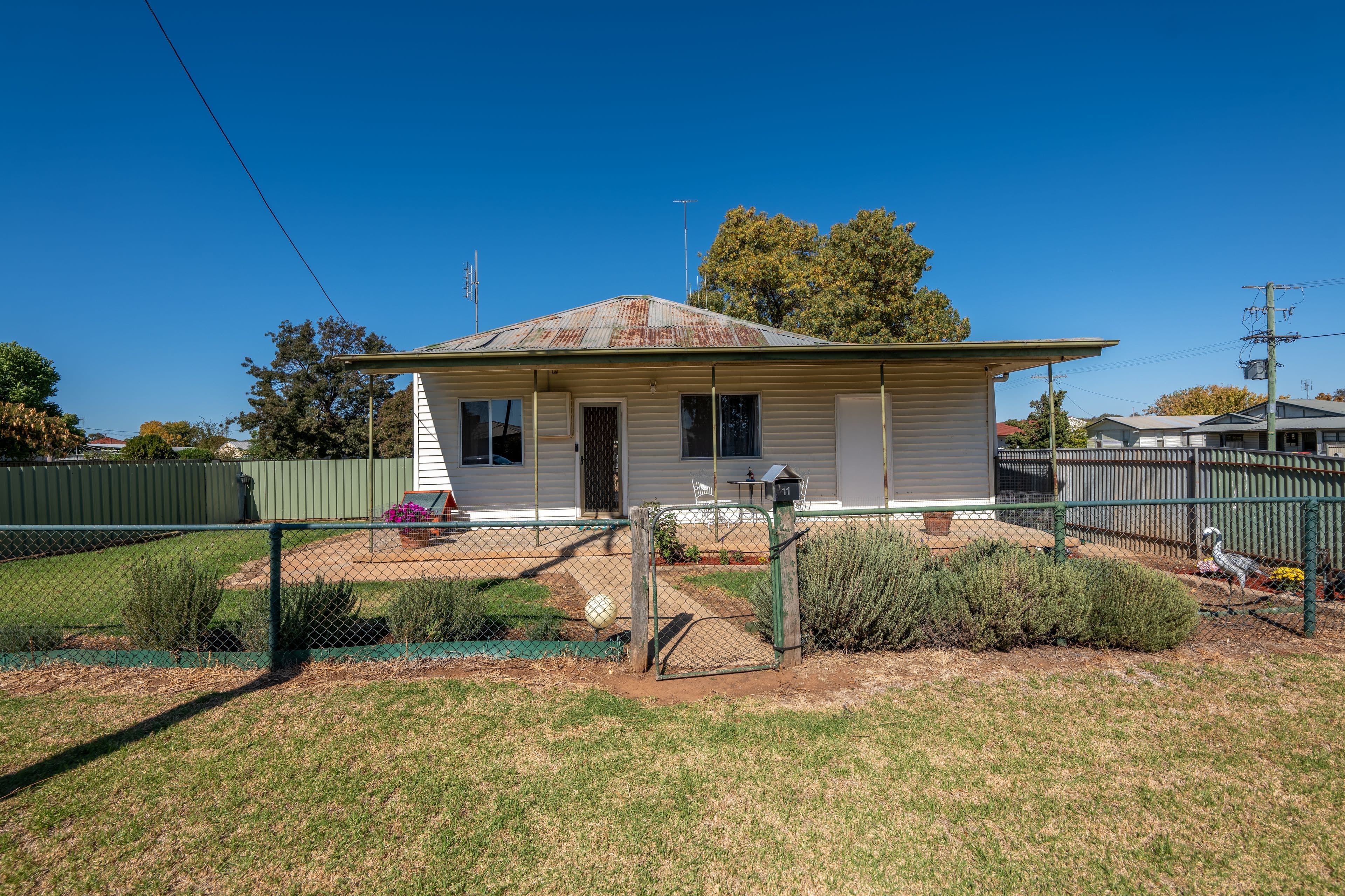 11 Oxford Street, Forbes NSW 2871, Forbes - Image 1