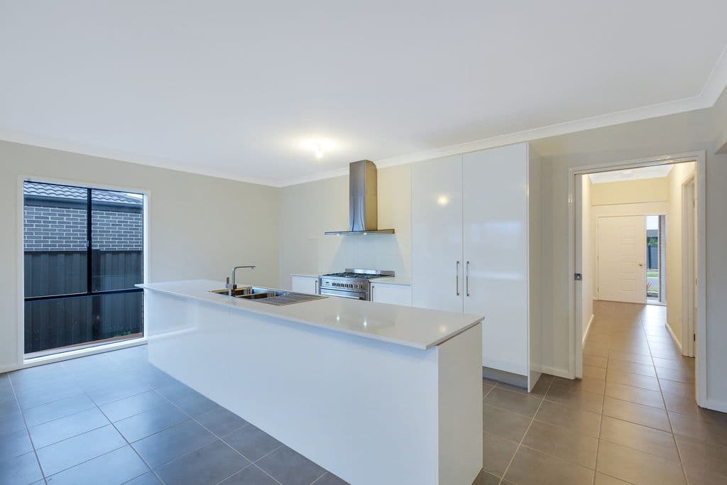 15 Fermont Avenue, Craigieburn VIC 3064, Craigieburn - Thumbnail 2