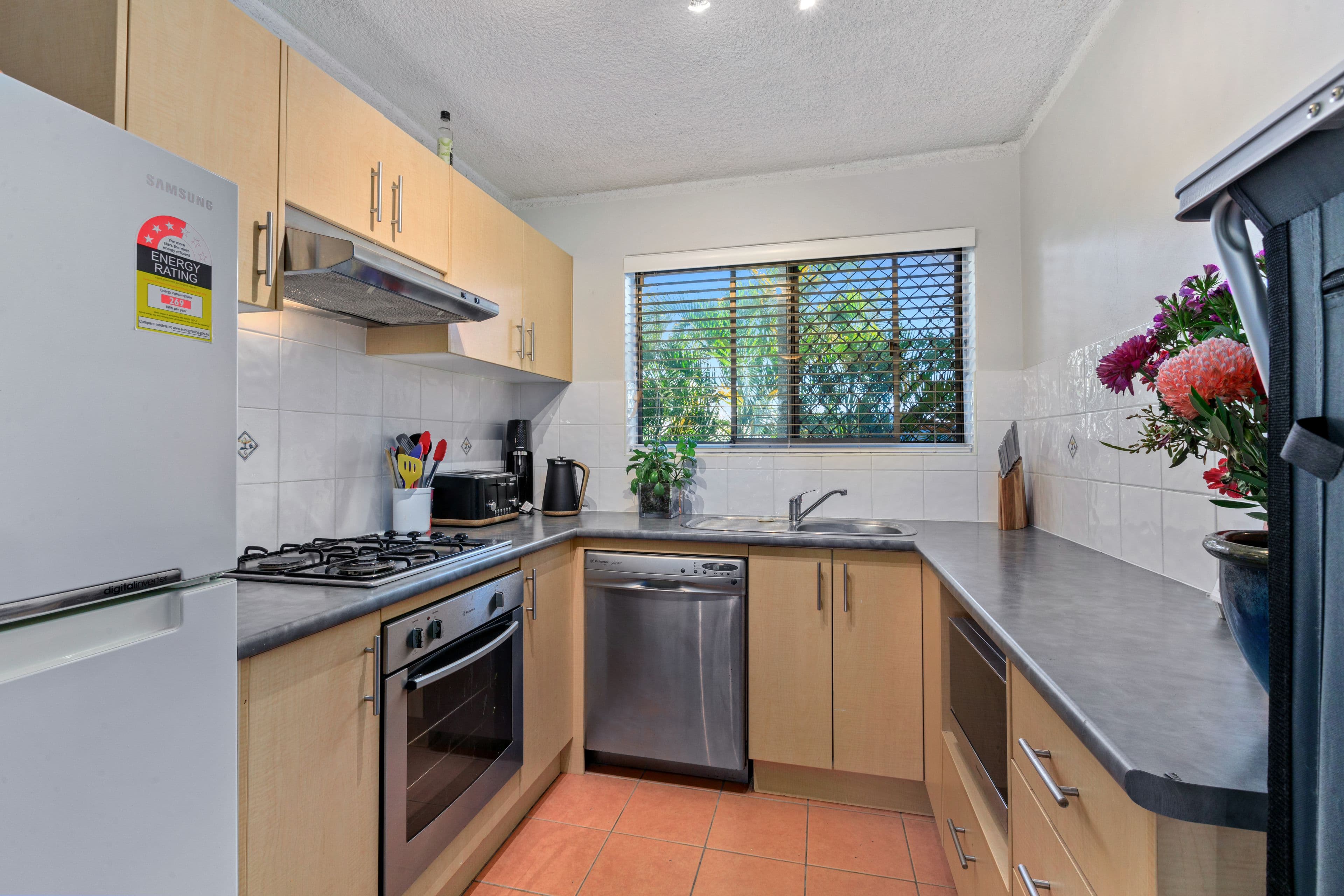 16 Ernest Street, Greenslopes QLD 4120, Greenslopes - Thumbnail 3