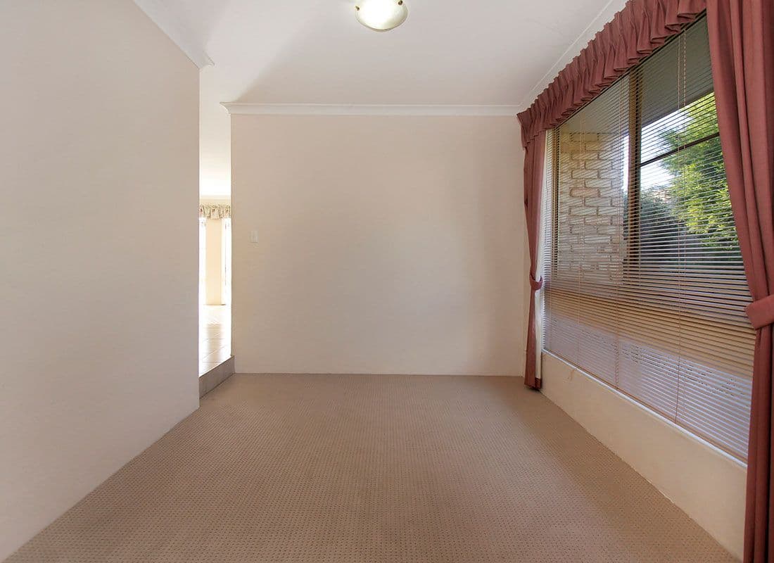 12 Hickory Drive, THORNLIE WA 6108, Thornlie - Thumbnail 5