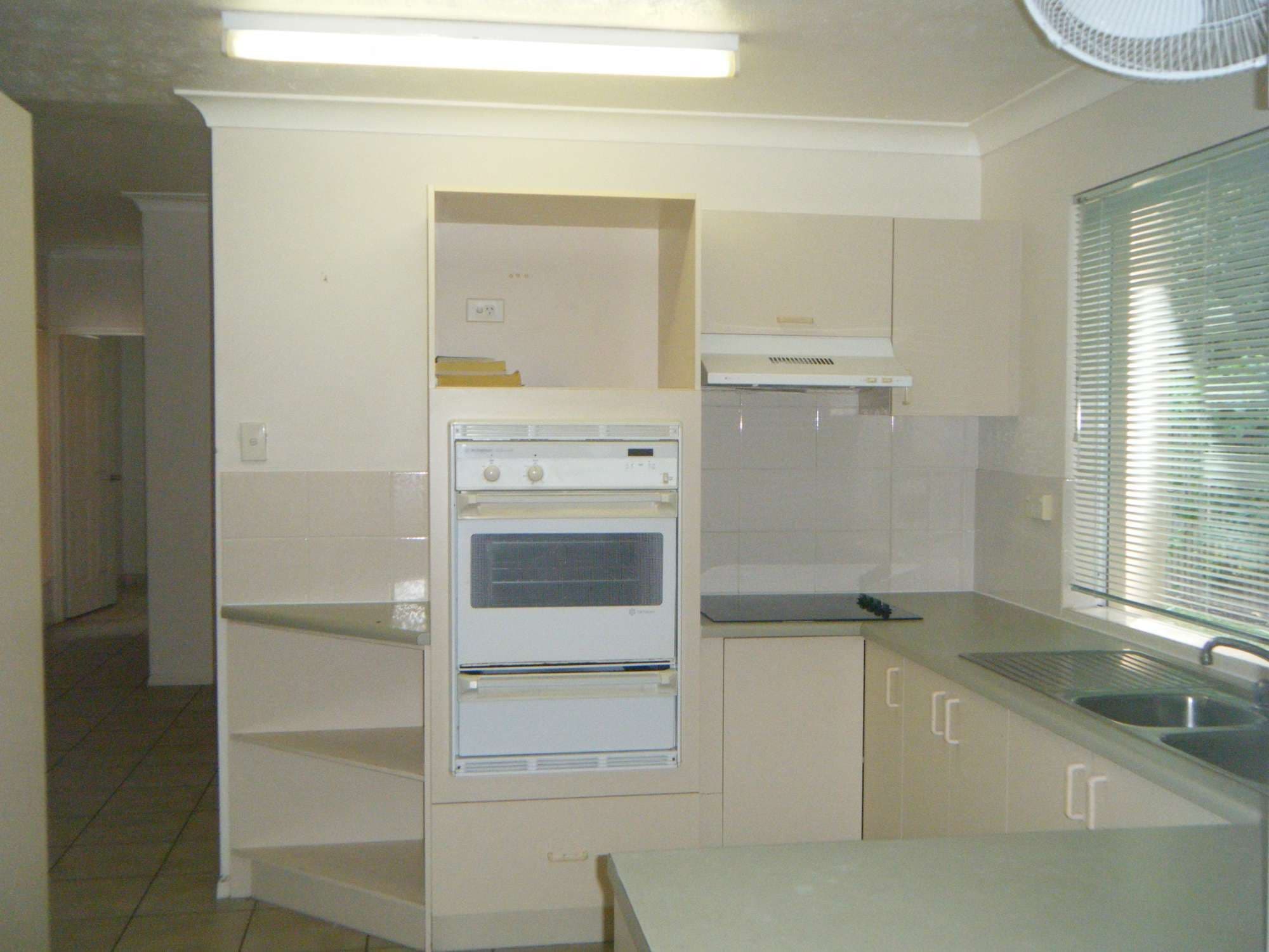 5 Koala Court, KELSO QLD 4815, Kelso - Thumbnail 4