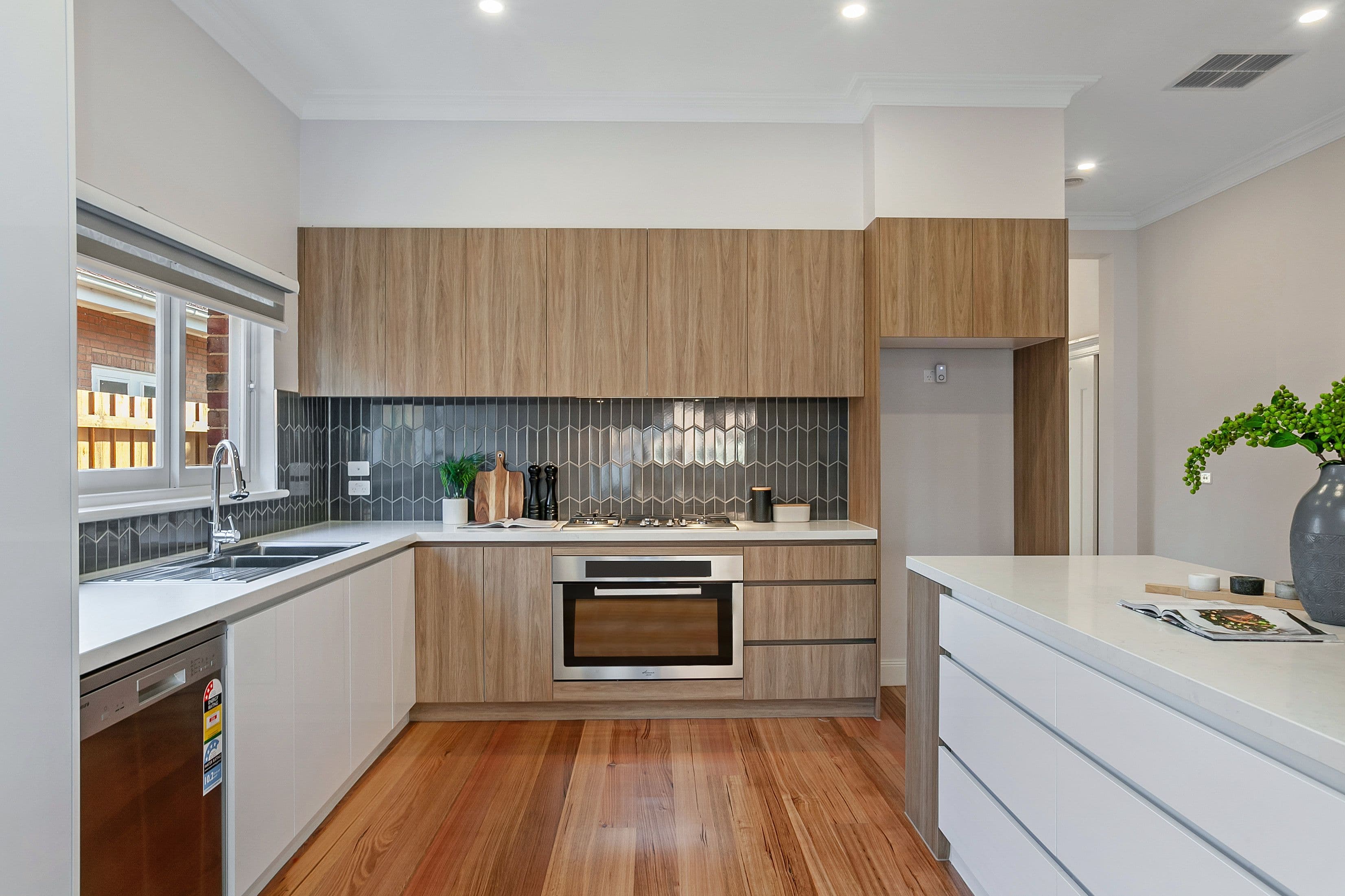 68 Oakhill Avenue, Reservoir VIC 3073, Reservoir - Thumbnail 5