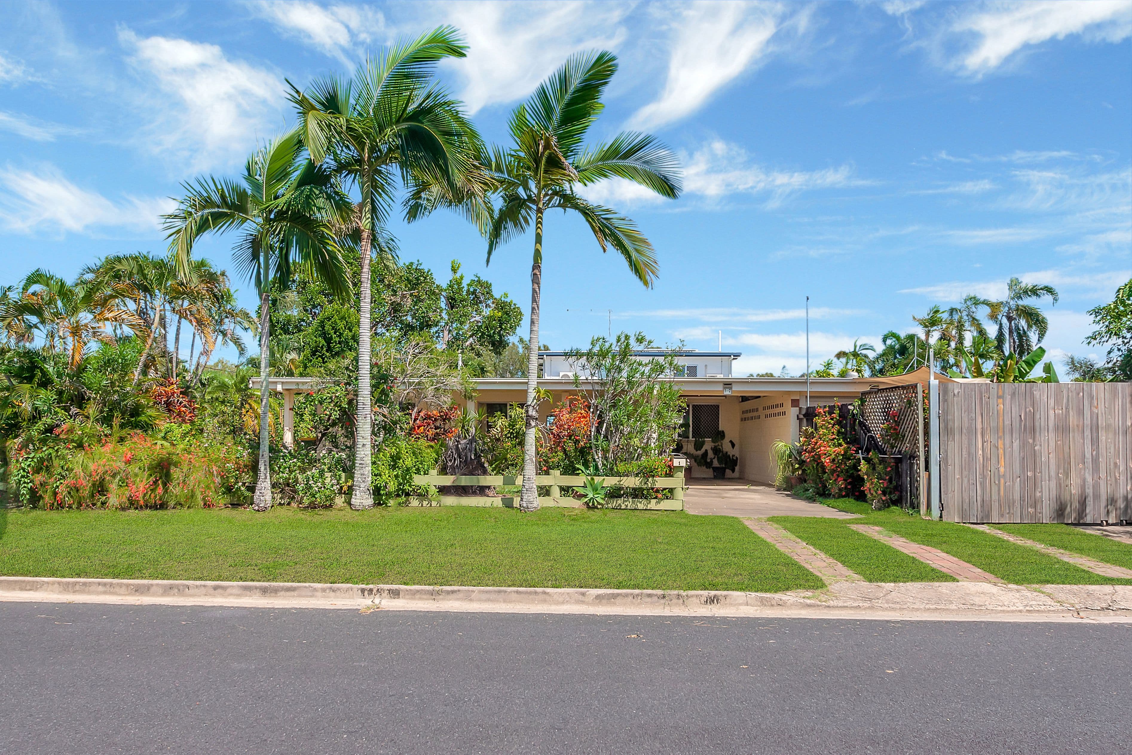 2 Roslyn Close, Yorkeys Knob QLD 4878, Yorkeys Knob - Thumbnail 4