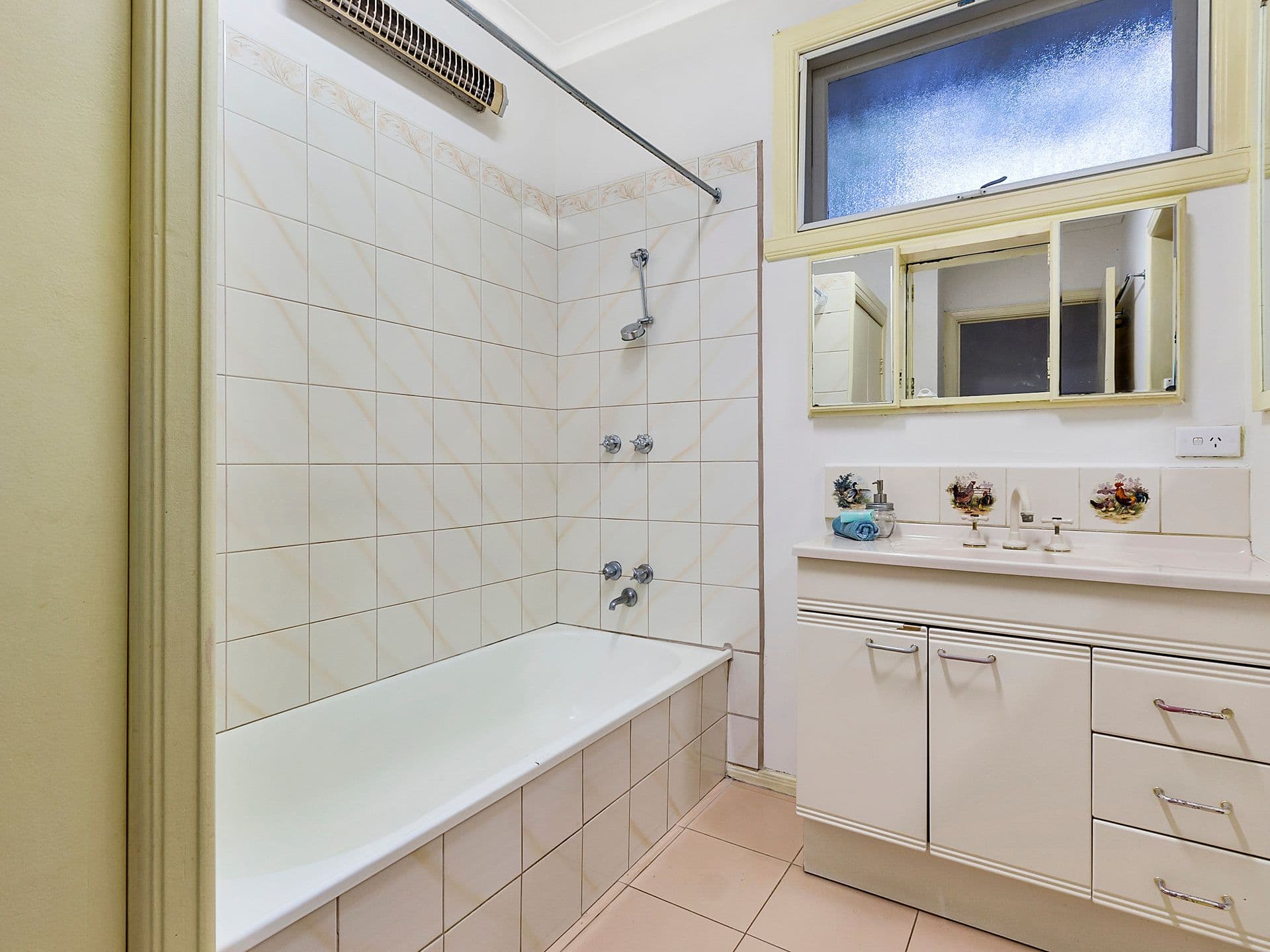 18 Sharrow Road, Mitcham VIC 3132, Mitcham - Thumbnail 7