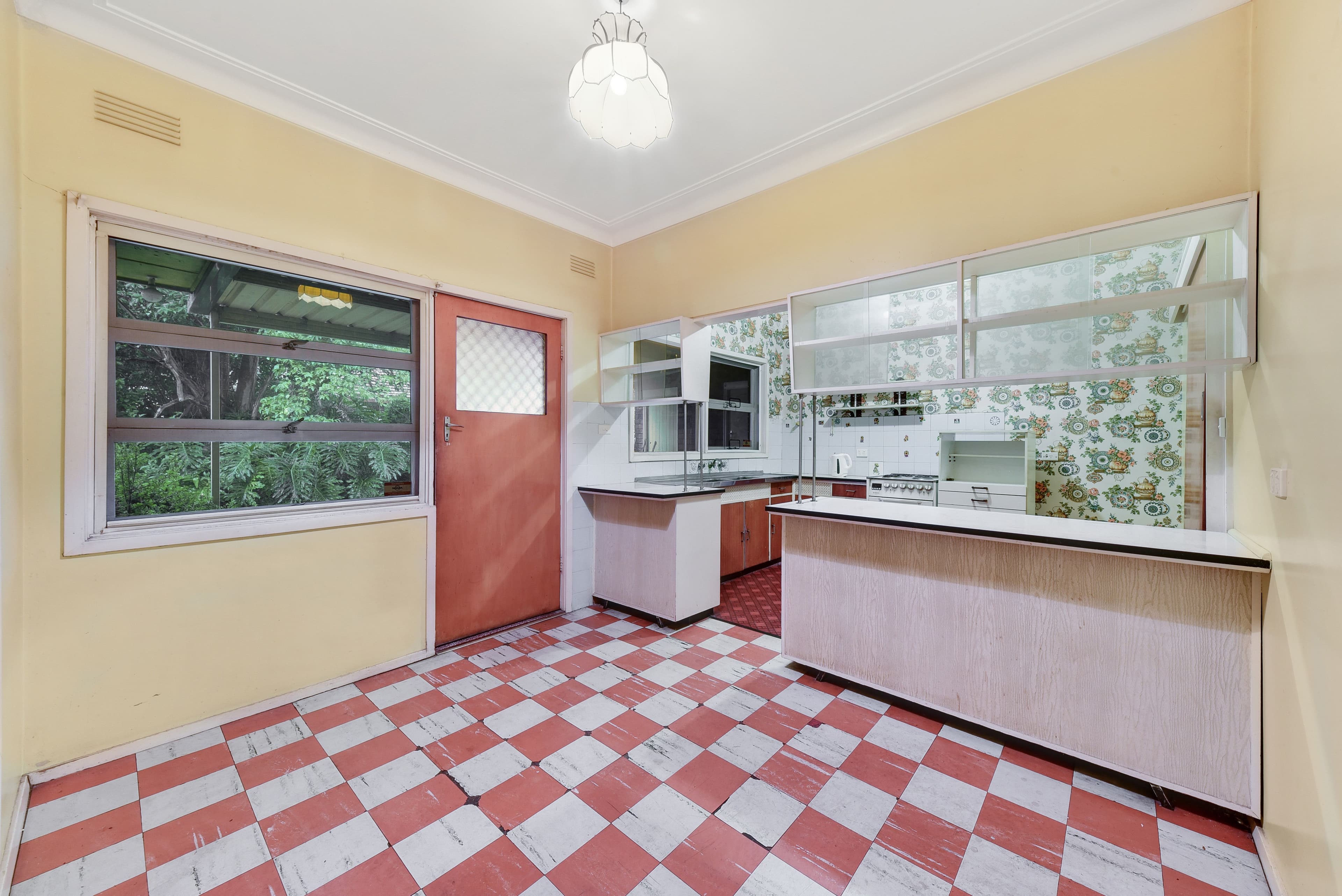 10 Trafalgar Street, Glenfield NSW 2167, Glenfield - Thumbnail 4