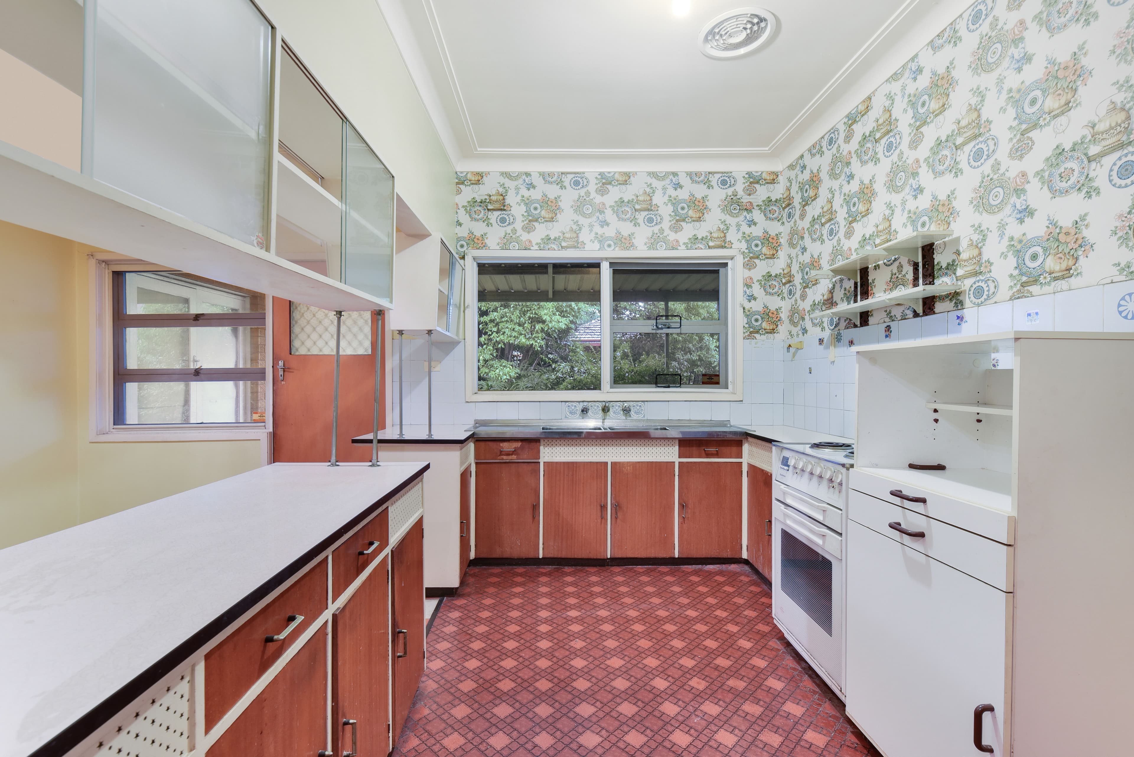 10 Trafalgar Street, Glenfield NSW 2167, Glenfield - Thumbnail 5