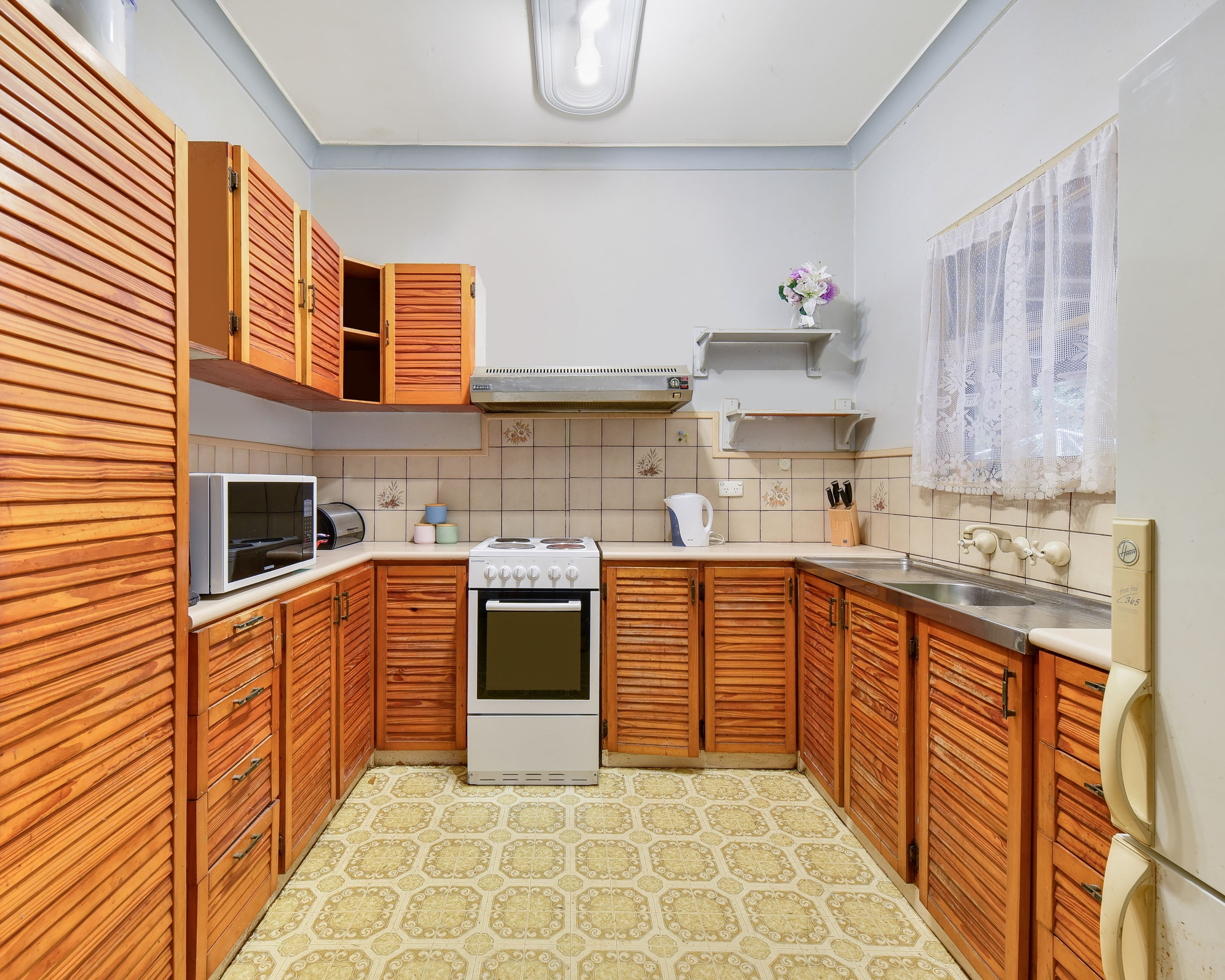 27 Waminda Avenue, Campbelltown NSW 2560, Campbelltown - Thumbnail 3