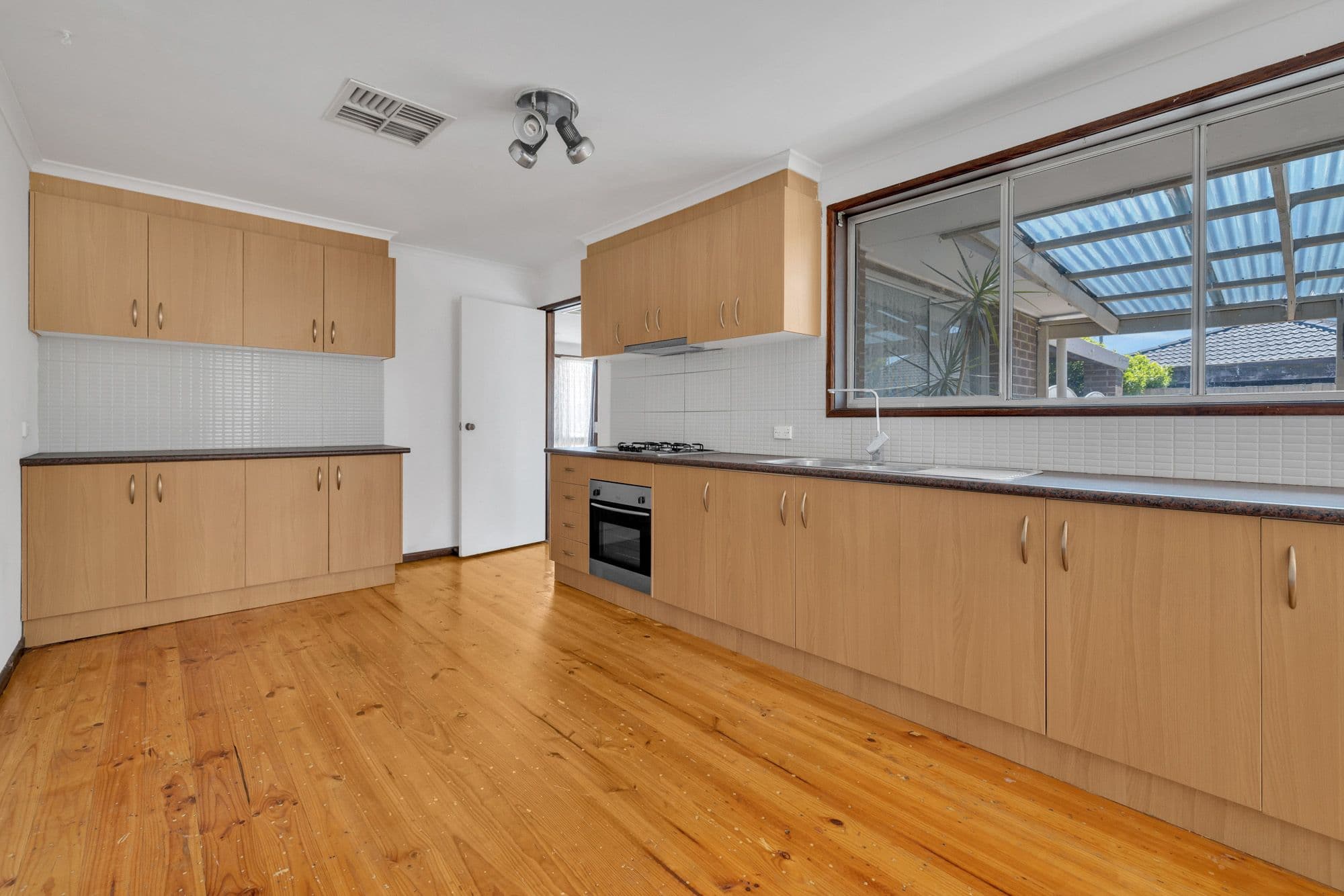 46 Parramatta Road, Werribee VIC 3030, Werribee - Thumbnail 2