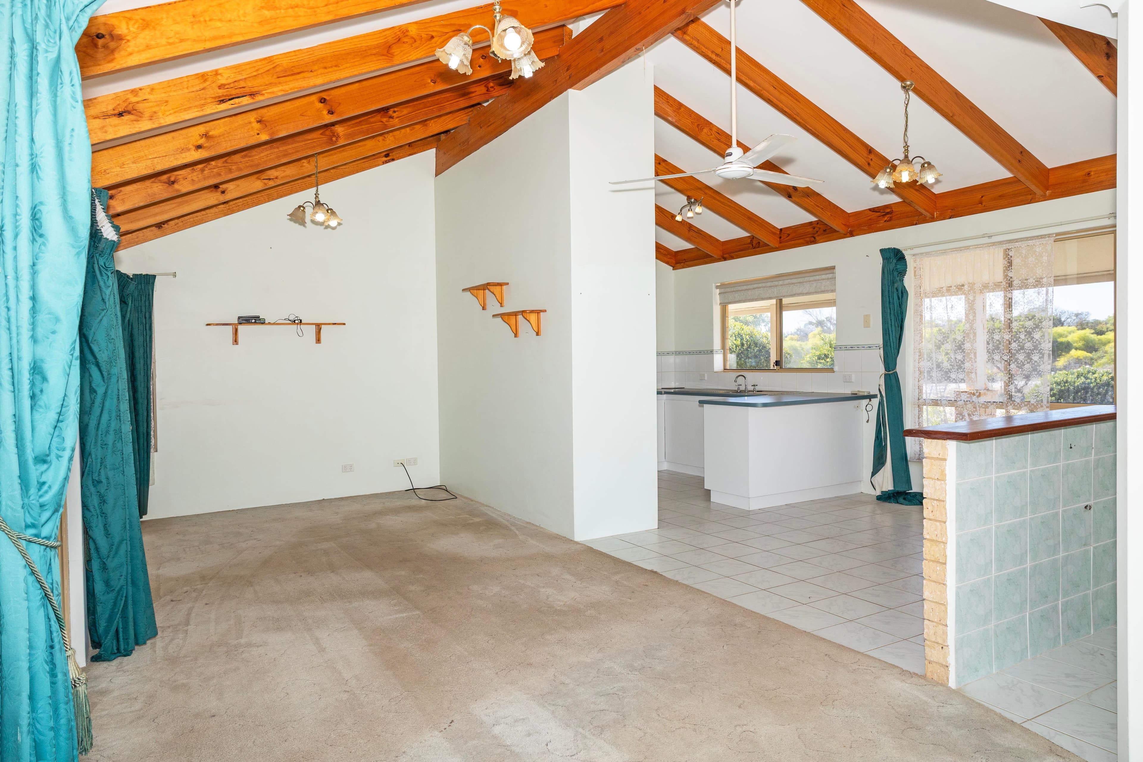 40 Hunter Crescent, Green Head WA 6514, Green Head - Thumbnail 2