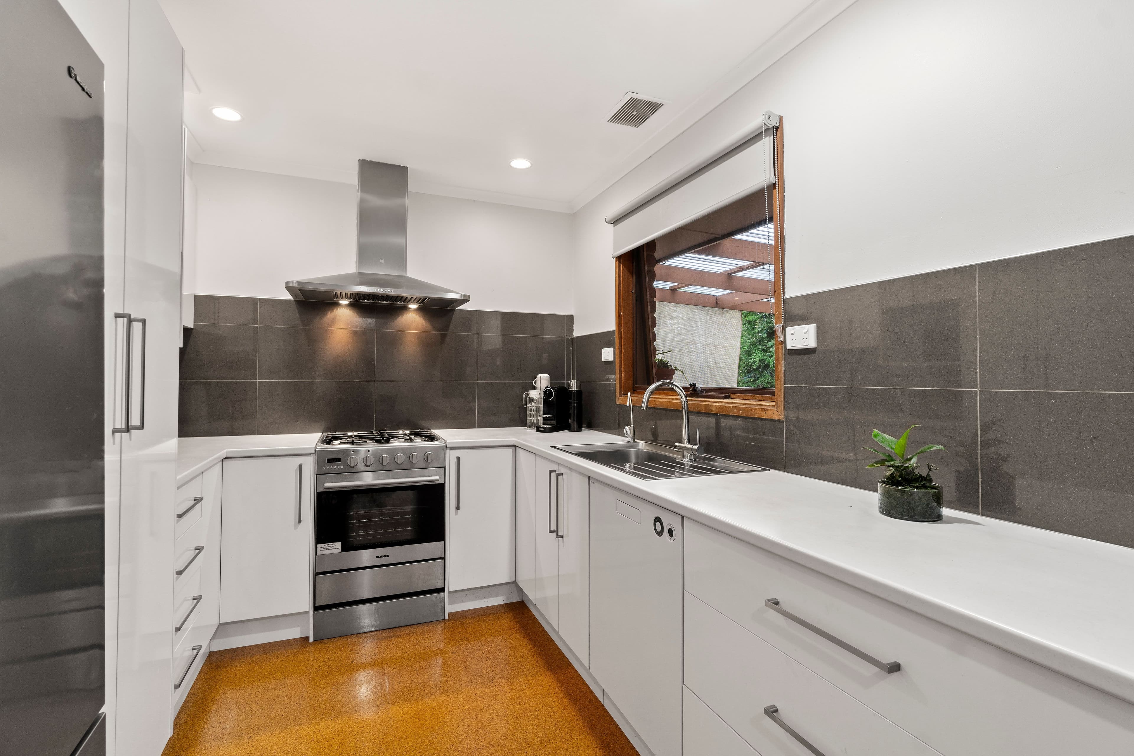 13 Eildon Parade, Rowville VIC 3178, Rowville - Thumbnail 3