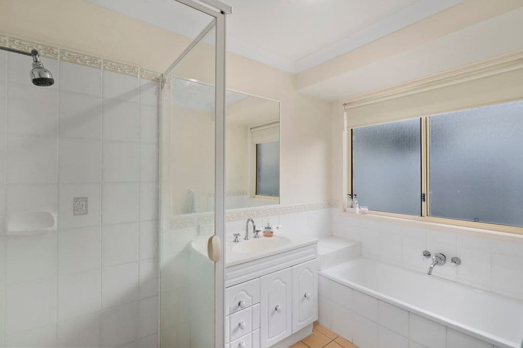 42 Hibertia Avenue, Elanora QLD 4221, Elanora - Thumbnail 7
