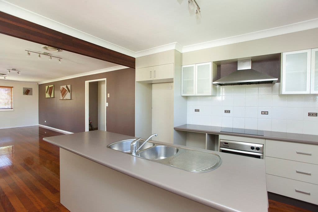 16 Curfew Street, Upper Mount Gravatt QLD 4122, Upper Mount Gravatt - Thumbnail 4