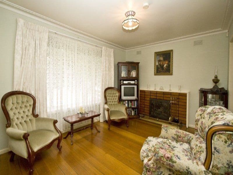 24 Busst Drive, WATSONIA NORTH VIC 3087, Watsonia North - Thumbnail 3