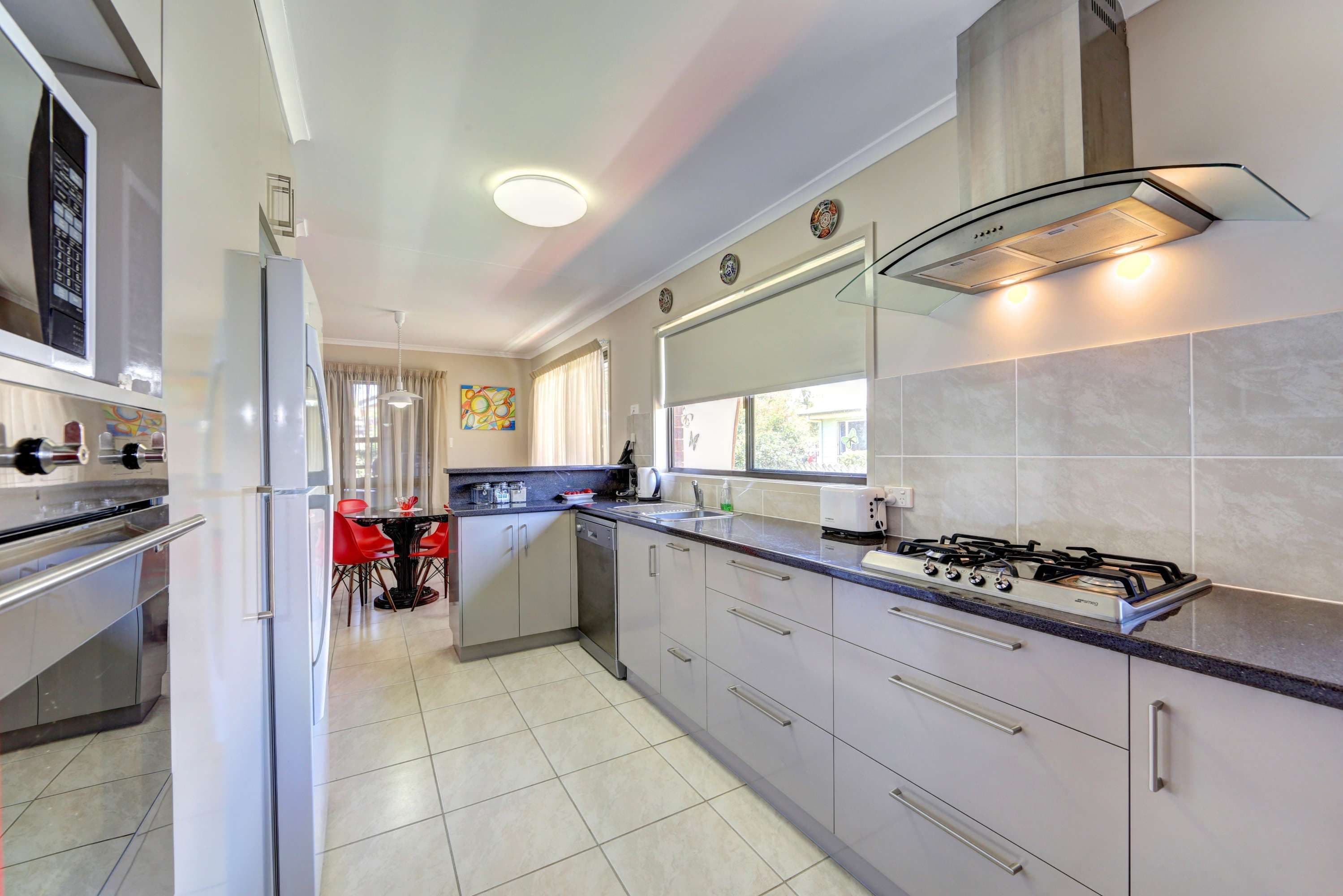 2 Simpson Crescent, BUNDABERG EAST QLD 4670, Bundaberg East - Thumbnail 3
