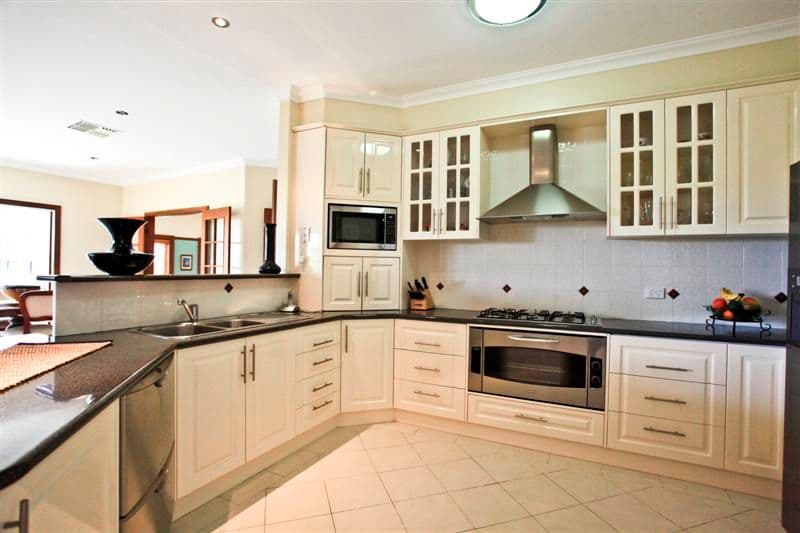 37 Carnoustie Drive, DUBBO NSW 2830, Dubbo - Thumbnail 3