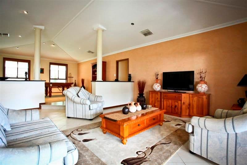 37 Carnoustie Drive, DUBBO NSW 2830, Dubbo - Thumbnail 4