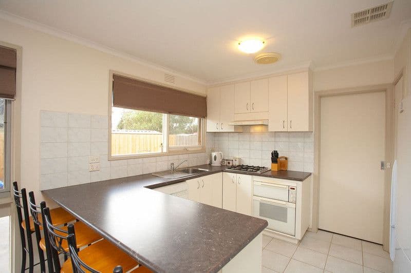 88 West Melton Drive, MELTON WEST VIC 3337, Melton West - Thumbnail 4