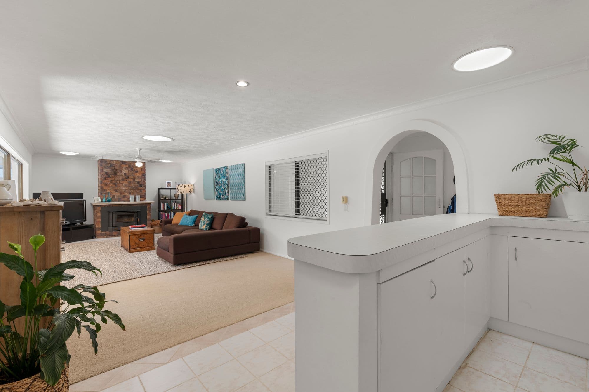 205 Acanthus Avenue, Burleigh Waters QLD 4220, Burleigh Waters - Thumbnail 3