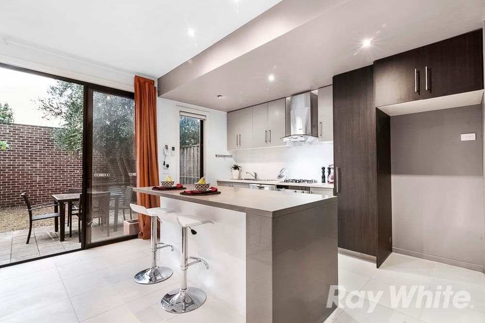 35 Evergreen Boulevard, Clayton South VIC 3169, Clayton South - Thumbnail 2