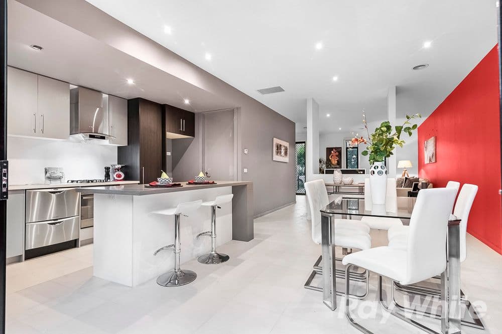 35 Evergreen Boulevard, Clayton South VIC 3169, Clayton South - Thumbnail 3