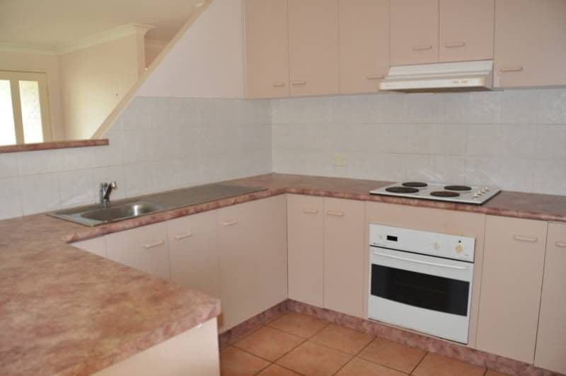 3 Rosemount Place, NEW AUCKLAND QLD 4680, New Auckland - Thumbnail 2