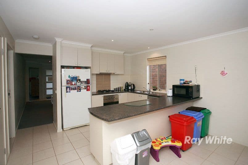 2 Elderberry Way, PAKENHAM VIC 3810, Pakenham - Thumbnail 3