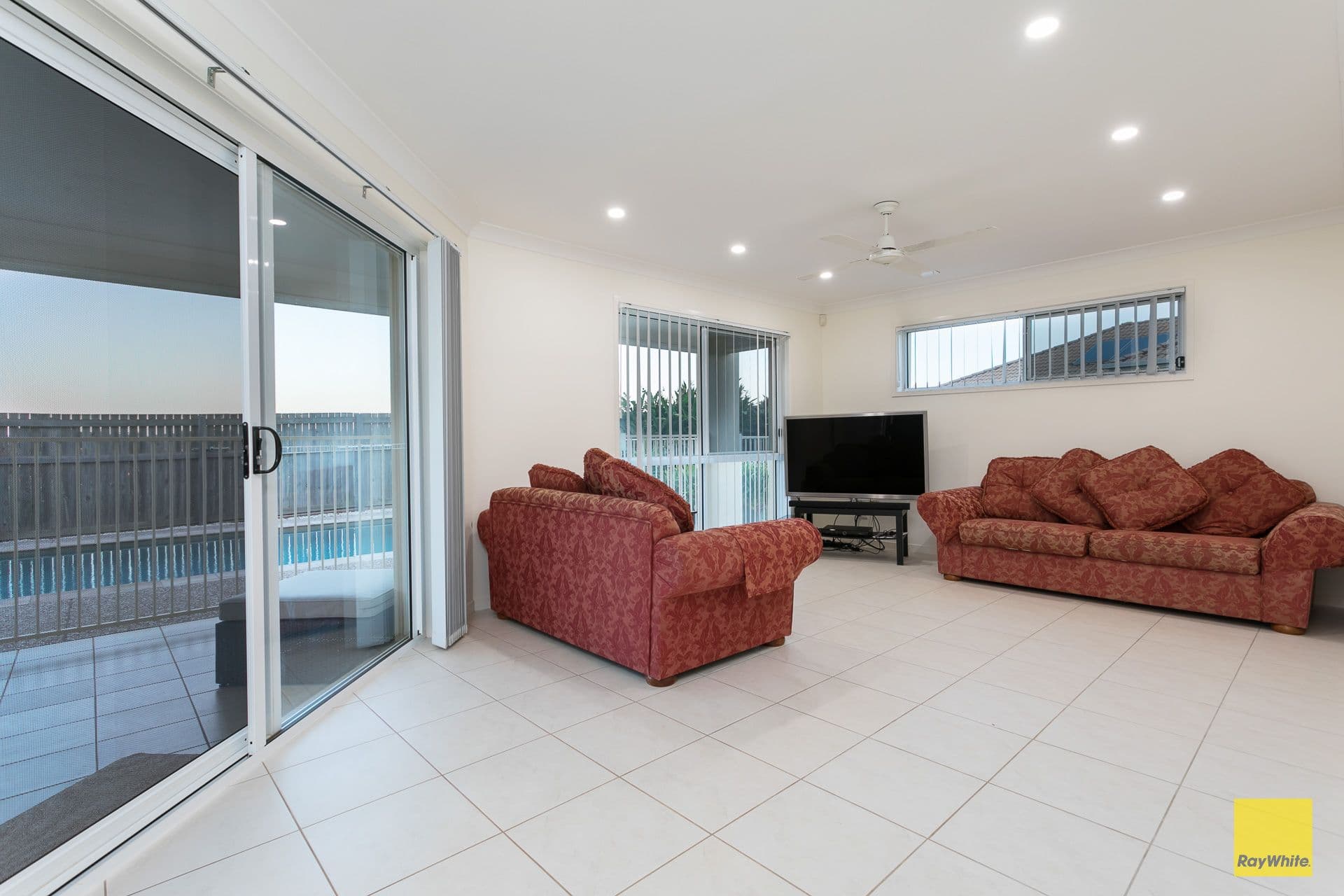 9 Omac Street, Redland Bay QLD 4165, Redland Bay - Thumbnail 5