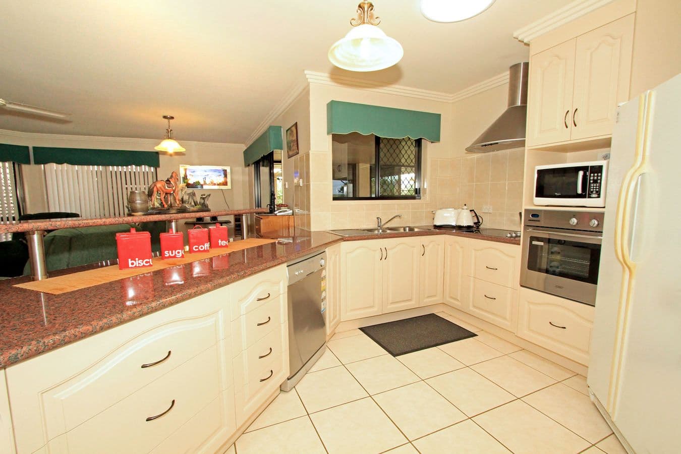 7 Davies Avenue, GRACEMERE QLD 4702, Gracemere - Thumbnail 6
