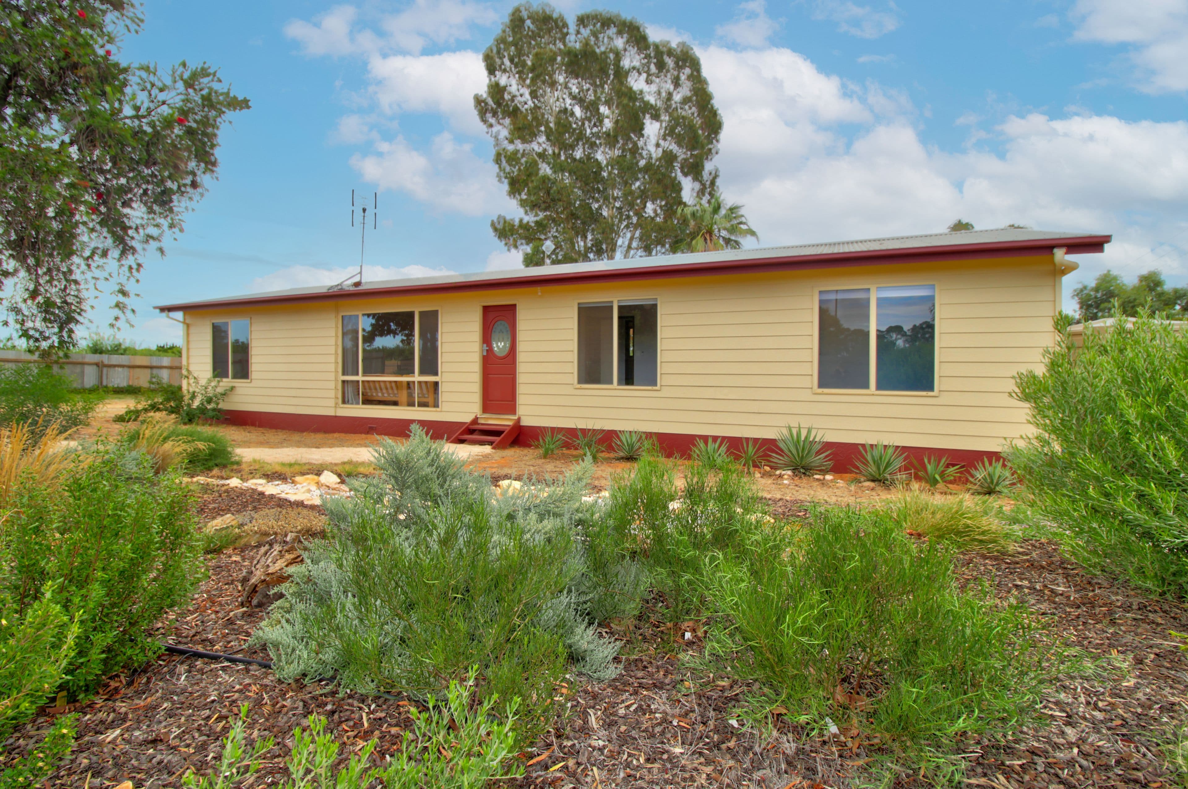 47 Middleton Road, Loxton SA 5333, Loxton - Image 1