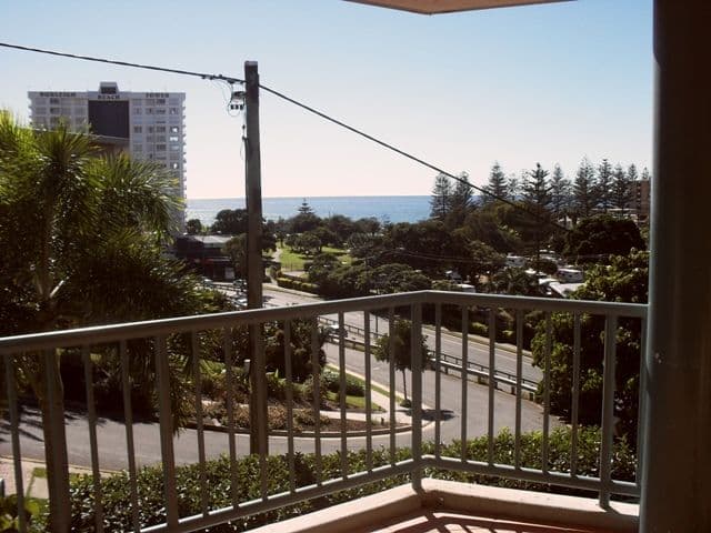 2 Brake Street, BURLEIGH HEADS QLD 4220, Burleigh Heads - Thumbnail 2