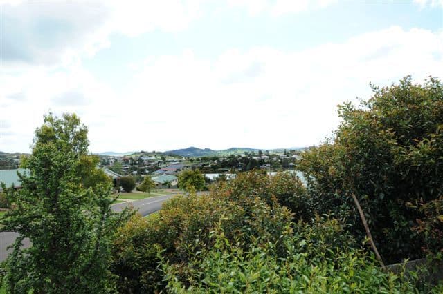 47 Dalzell Crescent, DARLING HEIGHTS QLD 4350, Darling Heights - Thumbnail 2